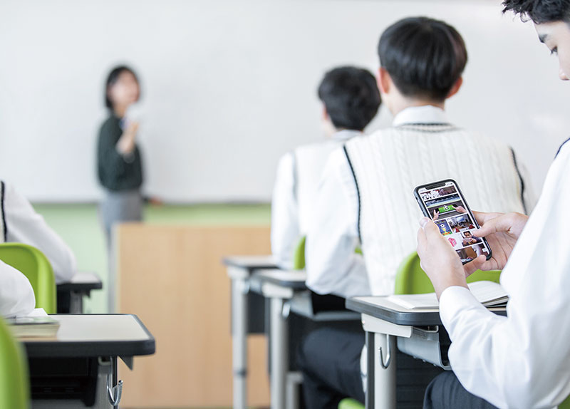 Korea Bans Smartphone Use in Classrooms Starting Next Semester0