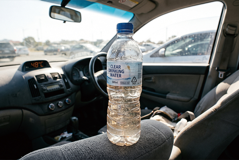 Why You Shouldn��t Leave Water Bottles in Hot Cars0