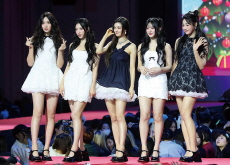 NewJeans Pushes Ahead With Release Despite Ongoing Controversy - Entertainment & Sports