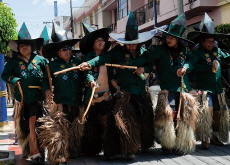 Thousands Celebrate the Festival of the Sun in Ecuador - World News