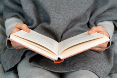Keep Your Reading Skills Sharp This Winter - Life Tips