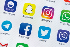 An Argument for SNS Regulations for Teenagers - Reader's Voices