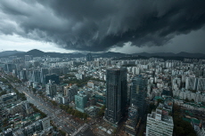 How Can We Prepare for Typhoons and Floods? - Reader's Voices