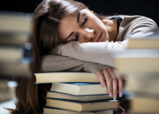 Some Teenagers May Need More Sleep Than Others - Hot Issue