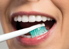 How To Keep Your Teeth Healthy - Life Tips