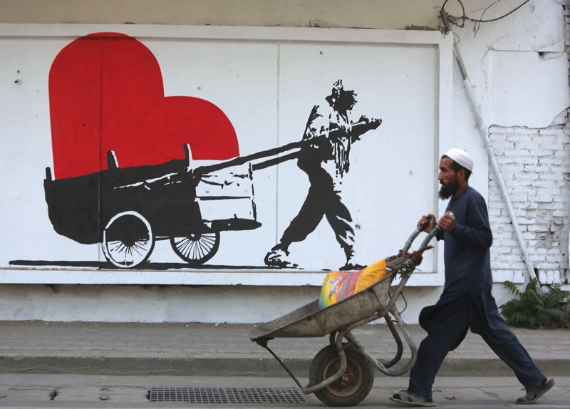 Artist Paints Everyday Heroes1
