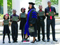 A Mother Of Five Graduates From Law School With Help From Her Kids - Focus