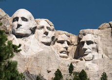 Mount Rushmore National Memorial / Red Spider Lily - Photo News