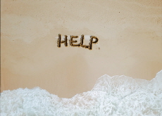 ‘HELP’ Sign Saves Three Men Stuck on Island - World News