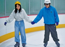 A Couple Finds Cool Escape on Ice Amid Heat Wave / Visitors Cool off at Beach as Jeju’s Earliest Monsoon Season Ends - Photo News