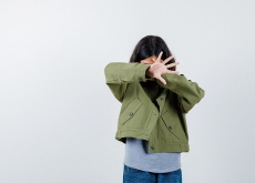The Invisible Glasses of Bias: Why We Should Not Judge by Appearance - Focus