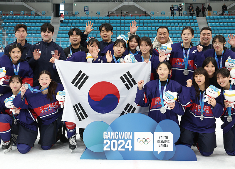 South Korea’s First Youth Olympic Medal in Women’s Ice Hockey / The Alcazar of Segovia0