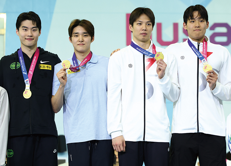 Drone Show Lights up the Chungjang Street Festival of Recollection / Gangwon Team Wins 800-Meter Relay at National Sports Festival3