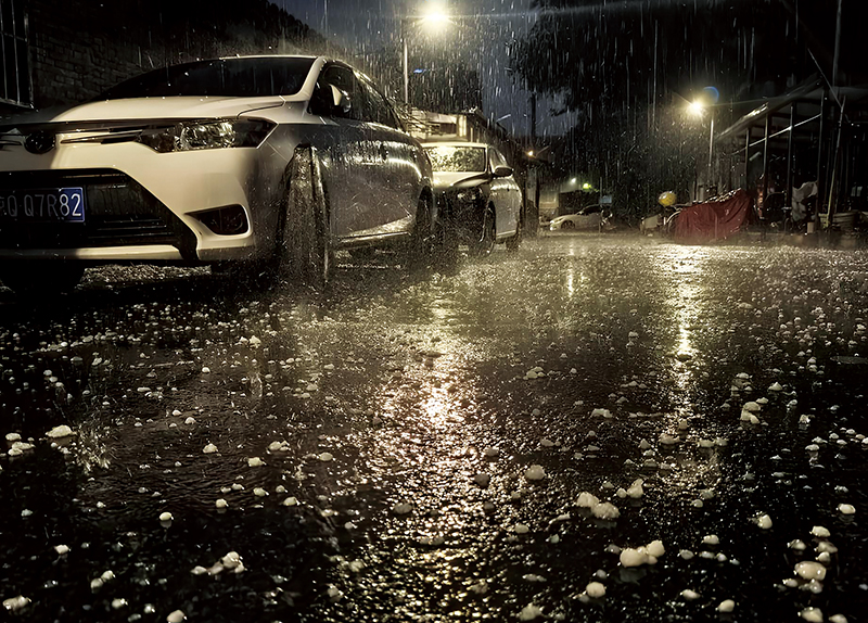 Egg-Sized Hail Strikes Beijing, Causing Widespread Damage0