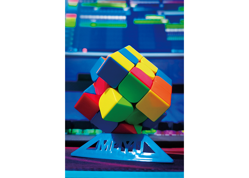 Rubik’s Cube Solved in a Blink: Students Build Record-Breaking Robot0