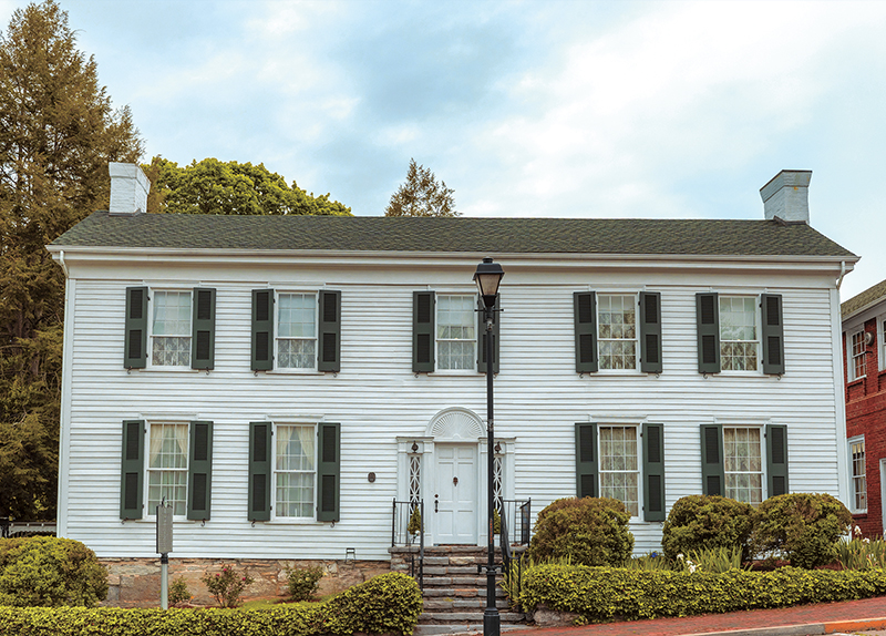 The Simple Charm of American Colonial Architecture0