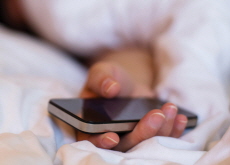 Reasons Why You Should Not Sleep With Your Cellphone - Focus