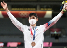 Jun Woong-tae Wins a Historic Medal - Photo News