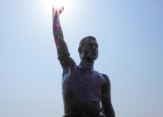 Freddie Mercury Statue Installed on Jeju Island - Photo News