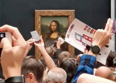Man Tries to Vandalize Mona Lisa - World News I