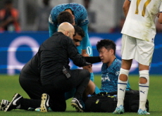 Soccer Player Son Heung-min Undergoes Surgery - Sports