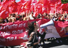 The Carnation Revolution - Photo News