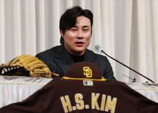 Kim Ha-Seong Becomes First South Korean Player To Win MLB Gold Glove - Sports