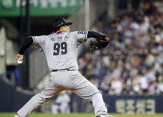 Hanwha Eagles Soar to the Top for First Time in a Decade - Sports