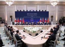 South Korea, Japan, and China Hold Trilateral Summit - Headline News