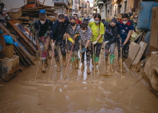 Hope in Valencia: Spaniards Unite To Help Their Community - In Spotlight