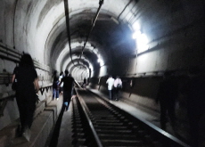 Man Sets Fire on Seoul Subway Train - Headline News