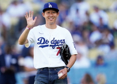 Son Heung-min Throws Perfect First Pitch at Dodger Stadium - Entertainment
