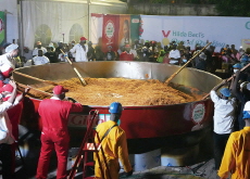 Nigerian Chef Sets World Record With Giant Jollof Pot - In Spotlight