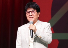 Cho Yong-pil Captivates Fans at Gocheok Sky Dome - Entertainment