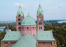 The Origins and Legacy of Gothic Buildings - Arts