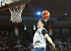 Cho Jun-hee Defends KBL All-Star Dunk Title - Photo News