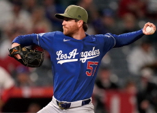 Former Lotte Giant Charlie Barnes Joins the LA Dodgers - Sports