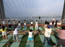 Seoul Turns Busy Bridge Into Wellness Space for Sunset Yoga - Photo News