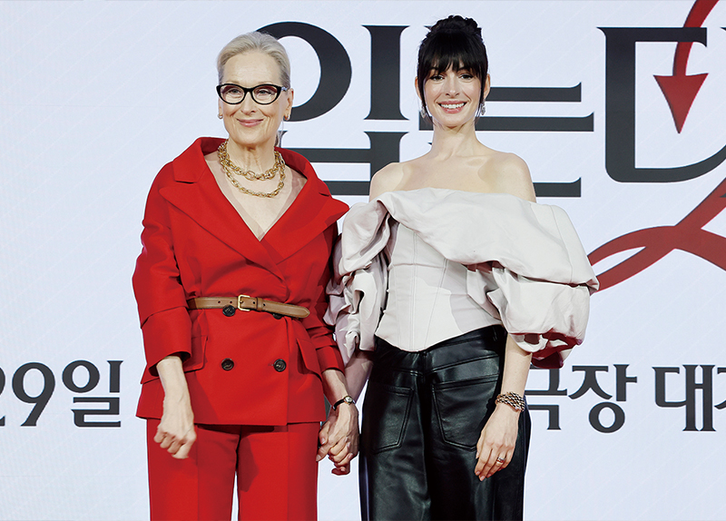 Meryl Streep and Anne Hathaway Appear on ��You Quiz��0