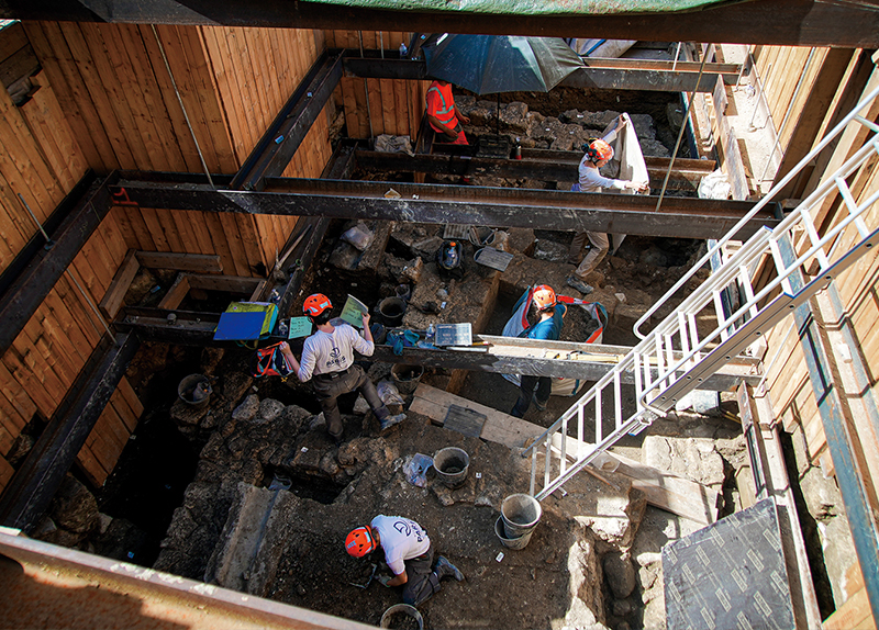 Notre Dame Excavation Uncovers Centuries of History8